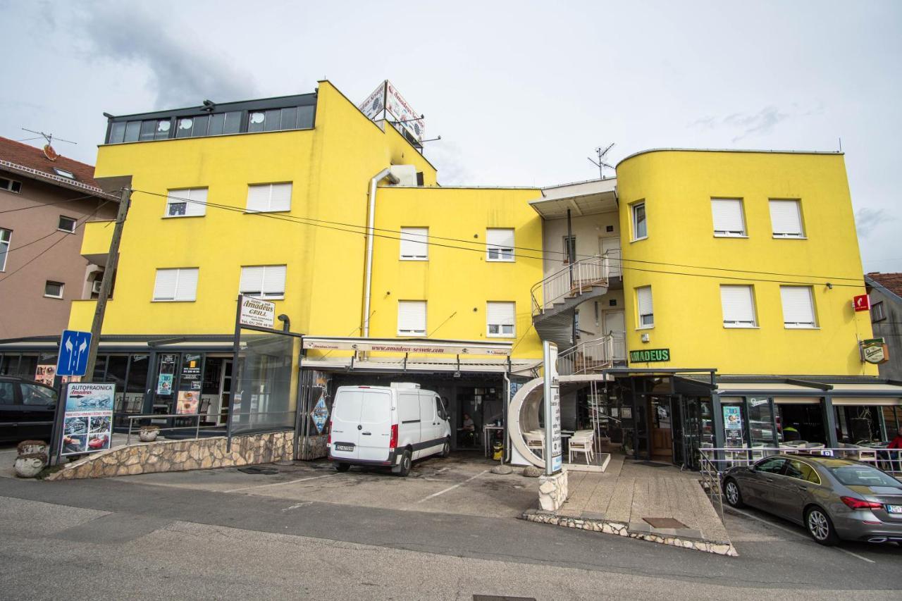 Sobe Amadeus Hotell Sesvete Exteriör bild